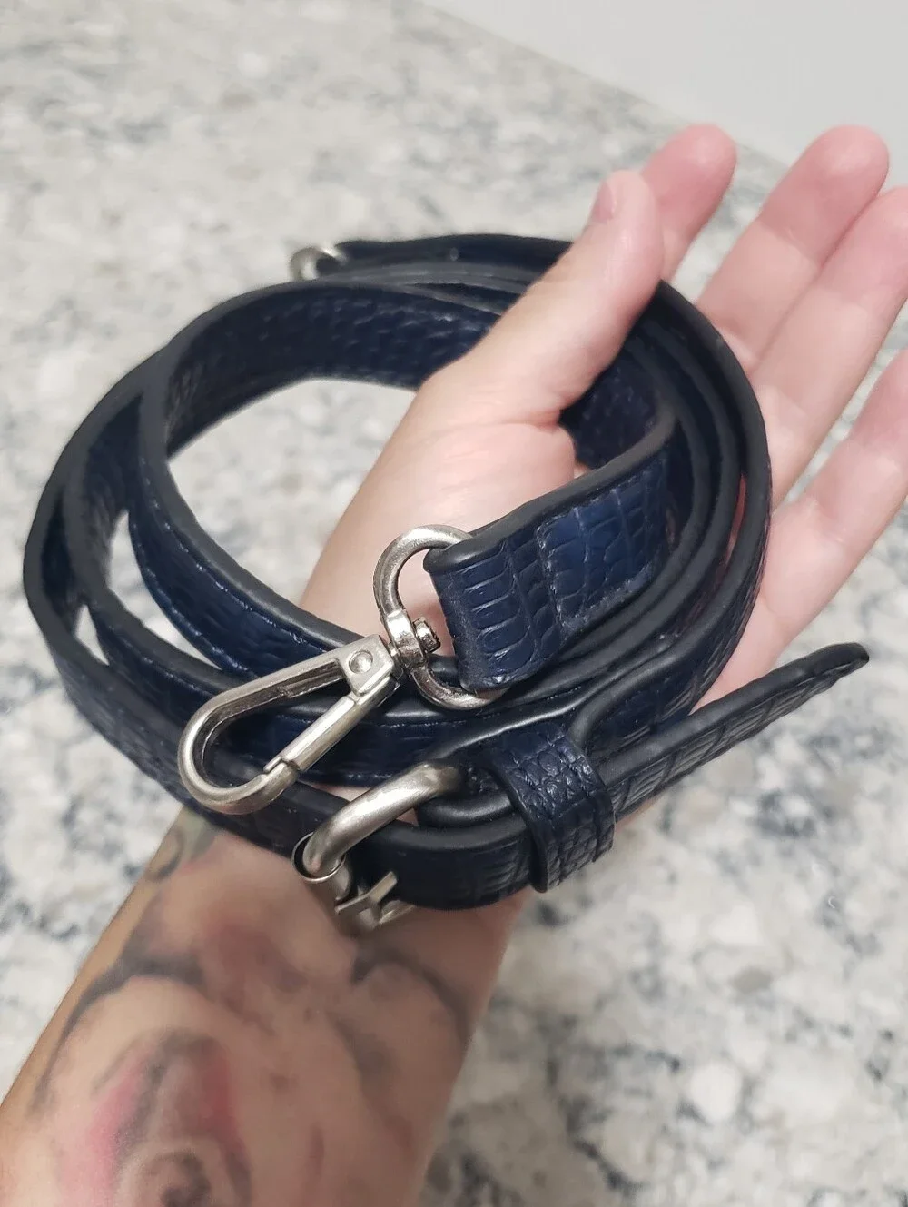 EUC Simply Noelle Navy Textured Snakeskin Crossbody Bag - Picture 15 of 17